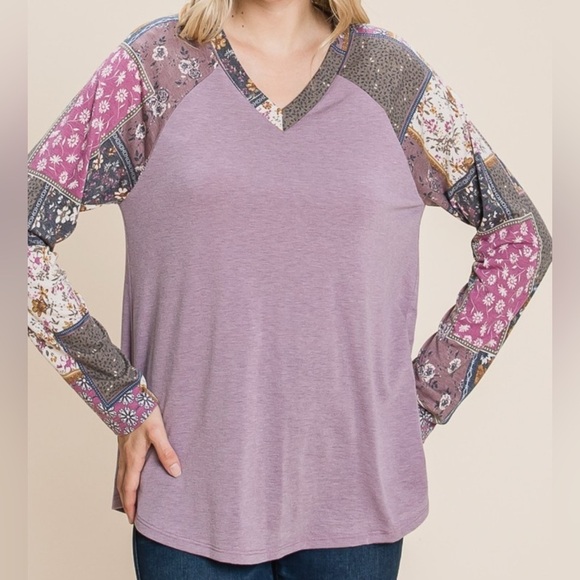 Lavender V-Neck Mixed Print Top - Picture 2 of 3